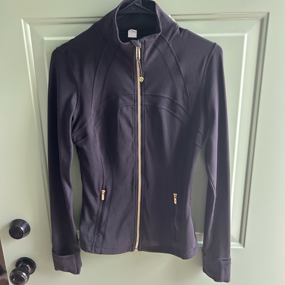 Lululemon Nulu Define Jacket with Gold Zipper- sz 6